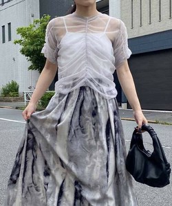ぎゅと輝くシャーリンPO シャーリングラメ短丈半袖トップス