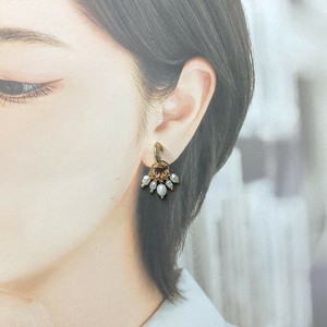 ピアス　個性的　ビジュー　ゴールド　パール
