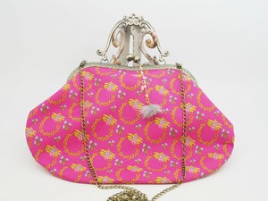 「お花のリース♡」がま口バッグ・ショルダーバッグ・チェーン付（口金21センチ）