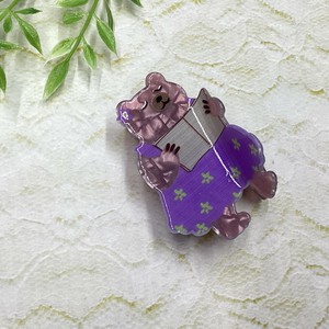ヘアアクセサリー　ヘアピン　ヘアクリップ　読書する熊　クマ　アニマル