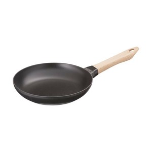 ストウブ(staub)　ウッドハンドルフライパン　24cm　AUH0102