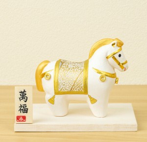 干支午和紙貼宝馬ゴールド木台 うま 2026 干支 和雑貨 干支迎春飾り Made in Japan