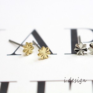 Pierced Earringss Clover