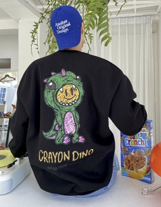 【2025秋冬新作】クレヨンタッチDINOイラストトレーナー