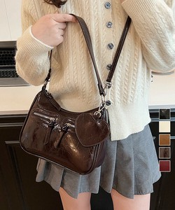 国内即納 レトロショルダーバッグ ハートチャーム付