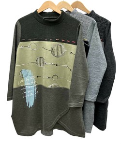 【2025FW】秋物新作！デザインチュニック　生地切り替え　配色　刺繍　英字