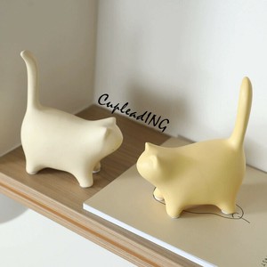 【2025新作】INSスタイル 陶器猫オブジェ リビングインテリア デスクトップ飾り【酒棚用/家具飾り】