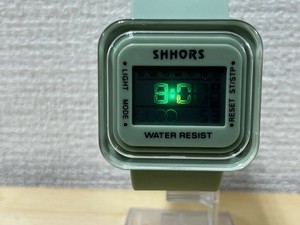 シンプルだけど便利機能満載デジタル時計