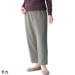 おしりスルッとニットパンツ