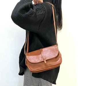 【ナチュラル合皮】　ショルダーバッグ　三層構造　チャ