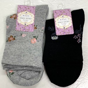 Crew Socks Monotone Floral Pattern Socks