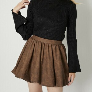 《フェイクレザー×バルーンシルエット》レディース　ミニスカート　ショート丈　ボトム　春秋冬