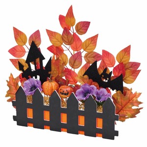秋装飾品　ダークナイトハロウィン　垣根アレンジ