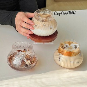 ＜人気商品＞早い者勝ち 大きなガラスカップ2点 木製コースター付き アイスコーヒーやミルクラテに