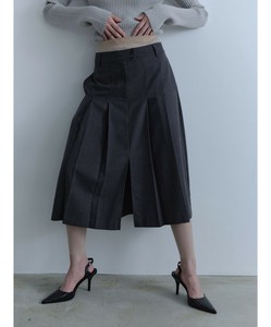 Center Slit Pleated Skirt/センタースリットプリーツスカート