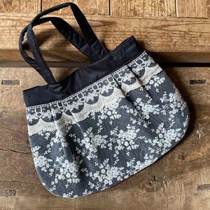 Handbag Beige black