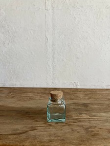 リサイクルガラス Seed storage PUCHADES RED.　小物入れ/ボトル/収納/瓶