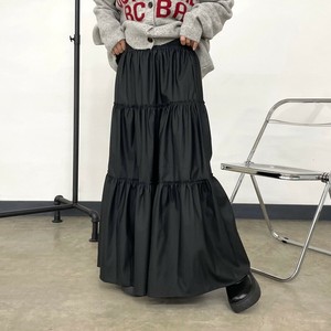 即納【2025新作】合成皮革ティアードスカート　フェイクレザー　ロング　フレア　秋　冬　ゆったり　ワイド