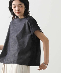 シャンブレー×レースフレンチスリーブブラウス