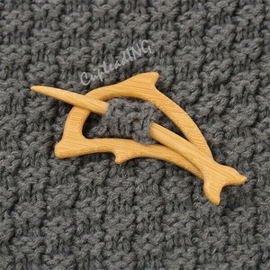 ◆◆大人気◆◆INSスタイル 可愛い動物イラストの木製ブローチ 襟用ピン プレゼント
