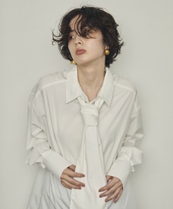 ボウタイ付きロングスリーブシャツ