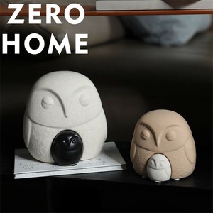 白を基調としたフクロウの置物 ミニマルな空間に
