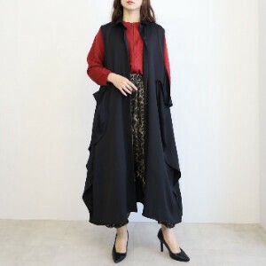 【2025　BRILLANTE　by　modeシリーズ　新作】滑らか素材の大人モードなロングベスト　BRILLANTE大阪