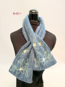 2025秋冬新作）マフラー　アリ刺繍＆無地2枚重ね通し型ミニマフラー