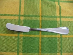 ユニバーサルデザイン　大きなマーガリン・バターナイフ