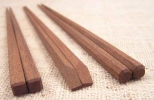 アイアンウッド箸。硬くて丈夫な天然木使用・雑貨屋さんに人気です。