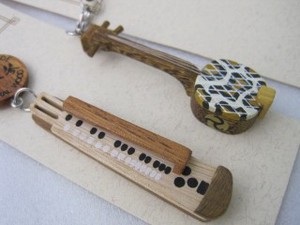 手作り楽器ST　大正琴と蛇味線 バンジョウ マリンバ スネアドラム