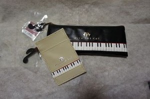 2011秋★猫といっしょ　パスケース、ペンケース　ピアノ鍵盤