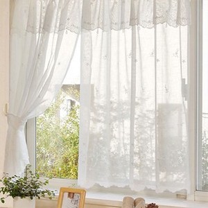 【小窓用カーテン】白花刺繍とビーズをあしらったロングセラーアイテム　シュガー