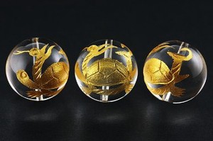 【彫刻ビーズ】水晶 20mm (金彫り) 玄武