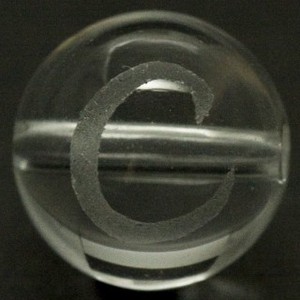 【彫刻ビーズ】水晶 12mm (素彫り) アルファベット「C」