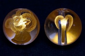 【彫刻ビーズ】水晶 10mm (金彫り) 12星座「牡羊座」【干支】