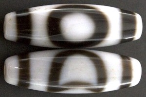 【天然石天珠ビーズ】高級風化天珠3.8cm 日月 (白地に茶模様タイプ)【天然石 パワーストーン】