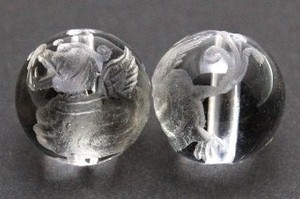 【彫刻ビーズ】水晶 10mm (素彫り) 招財の神獣・貔貅(ひきゅう)左向き