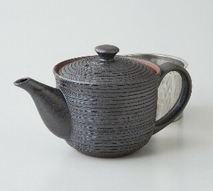 《実用新案取得済み》　黒千段　スーパーステンレス茶こし付ポット　波佐見焼　日本製