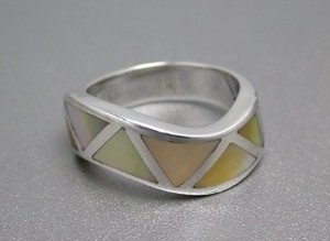 Silver-Based Shell Ring Design sliver