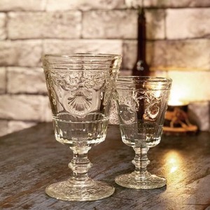 Shell Relief Characteristic Wine Glass