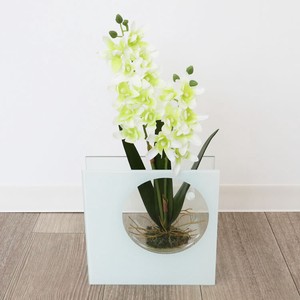 【直送可】モダンテイスト ガラス花瓶 グラスアート ホワイト&ライトグリーン（造花付き）