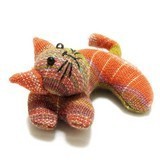 【ネコブローチ】　手作り　のんびり　オレンジ　猫　ハンドメイド