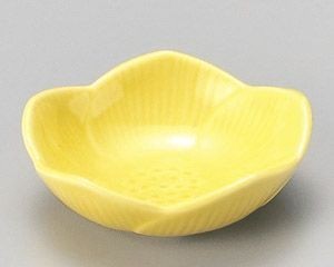 黄釉花型6.5cm珍味【日本製　美濃焼】