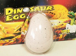 卵が割れて恐竜が産まれます！【ジャンボ恐竜タマゴ】
