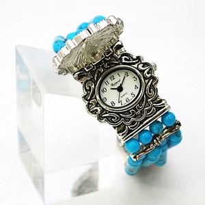 ターコイズブルーのアジアンテイストなブレスレットウォッチ　レディース腕時計