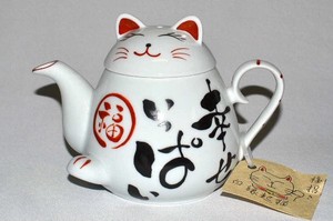 Beckoning cat Tea Pot HASAMI Ware Hand-Painted Made in Japan