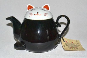 Beckoning cat Tea Pot HASAMI Ware Hand-Painted Made in Japan