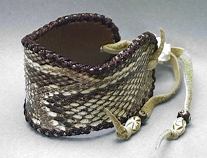 蛇革レザーブレスレット（パイソン革/コブラ革）本革使用の本格派 ハンドメイド フロントワイド フリー