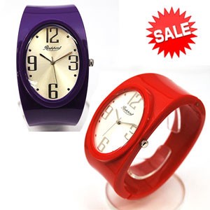 【在庫処分SALE】幅広プラスチックカラーバングルウォッチ　レディース腕時計　ファッションウォッチ
